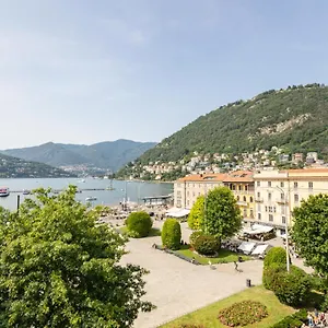 Apartment Piazza Cavour View - Bymyhomeincomo, Como